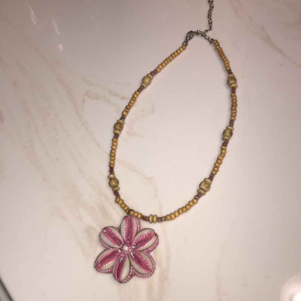 Adorable Floral Shell Necklace
